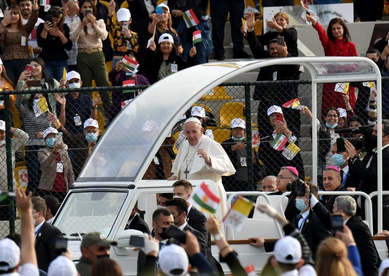 Papa 'pun zahvalnosti' nakon posjeta Iraku