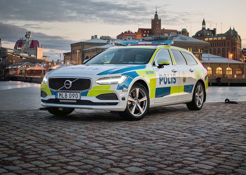 Hrvatski policajci voze Škode, a švedski Volvo V90