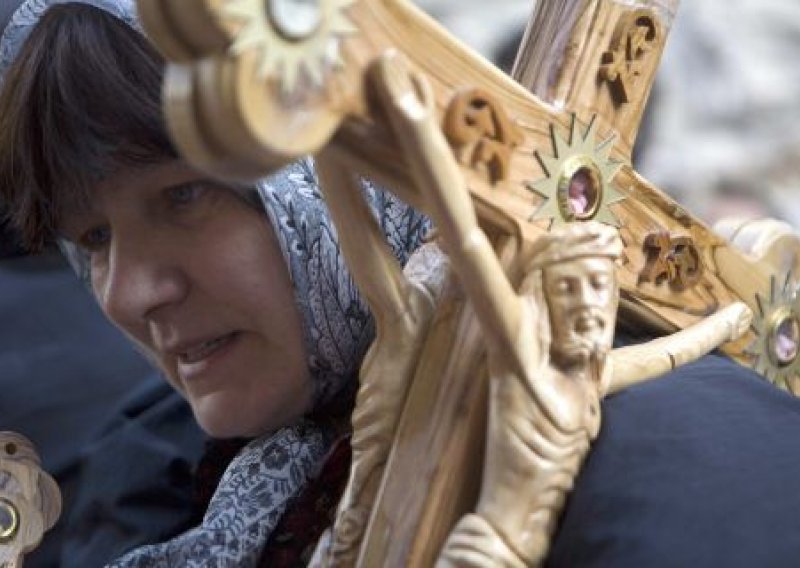 Poljski biskupi protiv inicijative 'Isus - kralj Poljske'