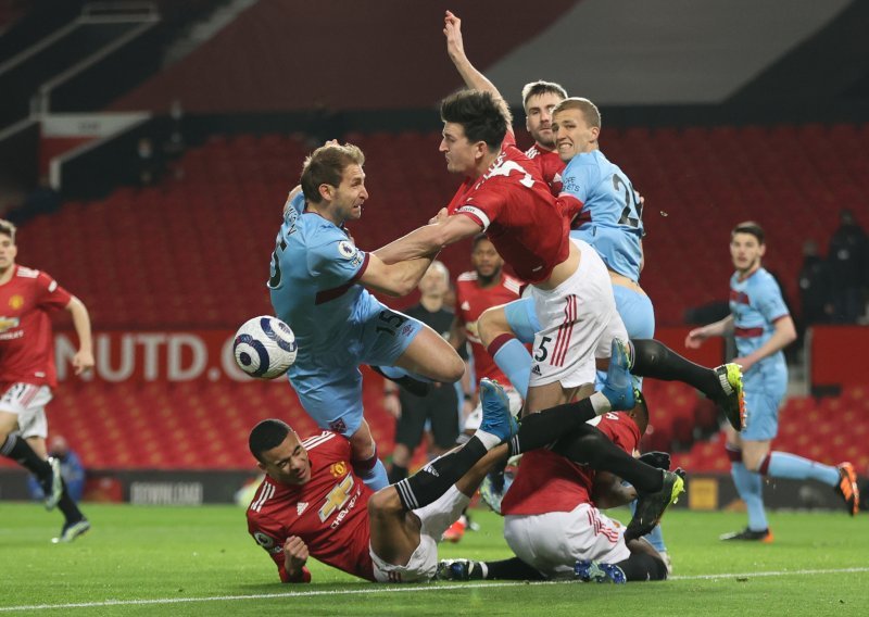 Manchester United minimalnom se pobjedom vratio na drugo mjesto prvenstvene ljestvice Premiershipa