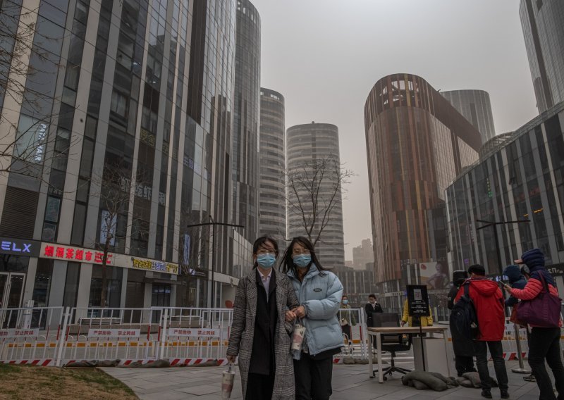 Pješčana oluja zasula Peking gustom smeđom prašinom: Izgleda kao kraj svijeta