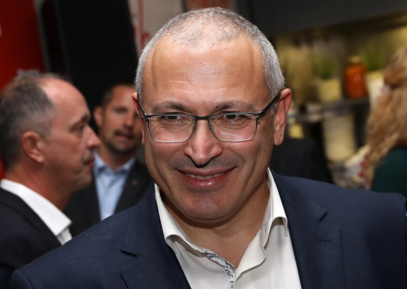 Ruska policija pretražila urede Mihaila Hodorkovskog