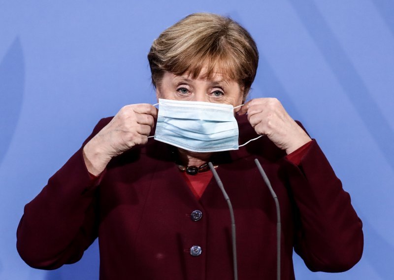 Merkel se ispričala u Bundestagu zbog povlačenja odluke o potpunom zatvaranju