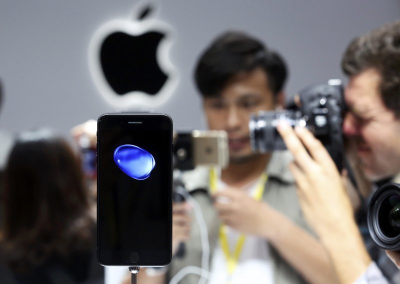 Apple više ne objavljuje odmah koliko je prodao iPhonea