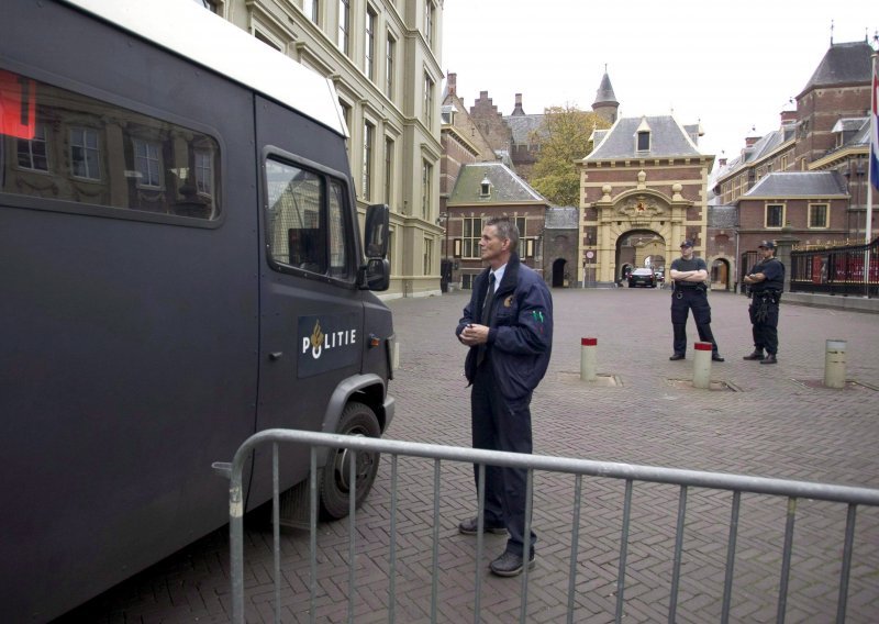 Nizozemska policija zatvorila područje oko parlamenta zbog prijetnje bombom