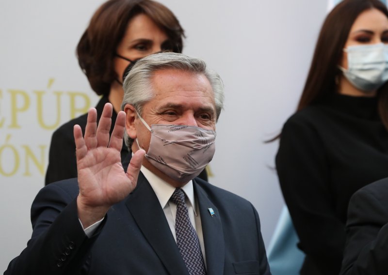 Argentinski predsjednik pozitivan na koronavirus nakon primanja Sputnjika V