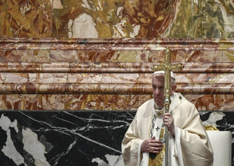 Papa na Uskrs 'skandaloznima' prozvao izdvajanja za naoružanje u vrijeme pandemije