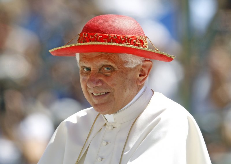 Papa spomenuo političke zatvorenike i otvoreno društvo