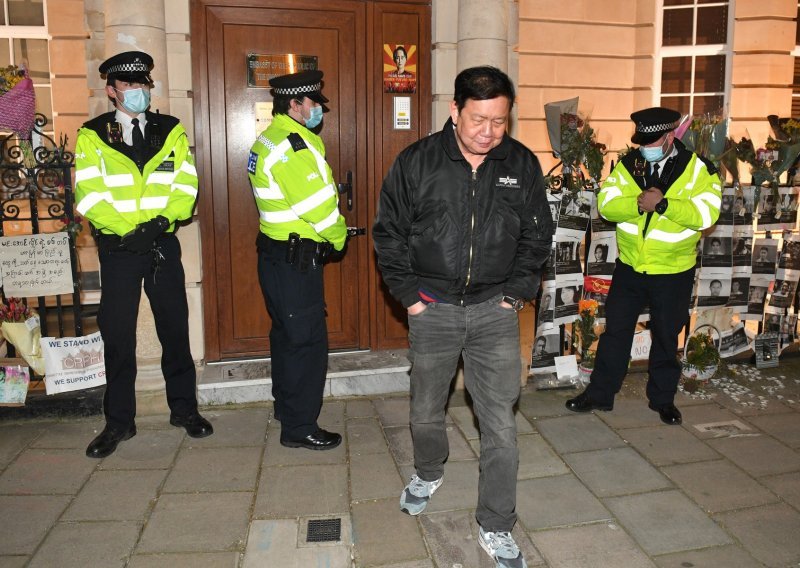 London: Izbačeni mjanmarski veleposlanik proveo je noć u svom automobilu