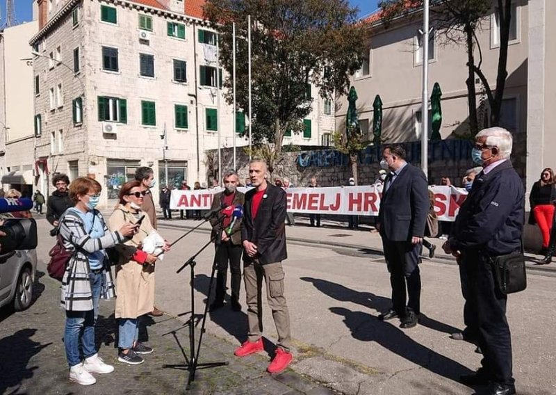 Split: Performans Nove ljevice 'Antifašizam temelj Hrvatske'