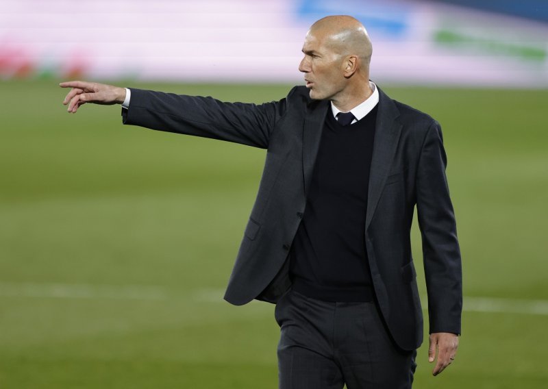 Očajnički vapaj Zinedinea Zidanea! U par dana s Realom srušio Liverpool i Barcelonu, ali zbog ovoga ne može mirno spavati