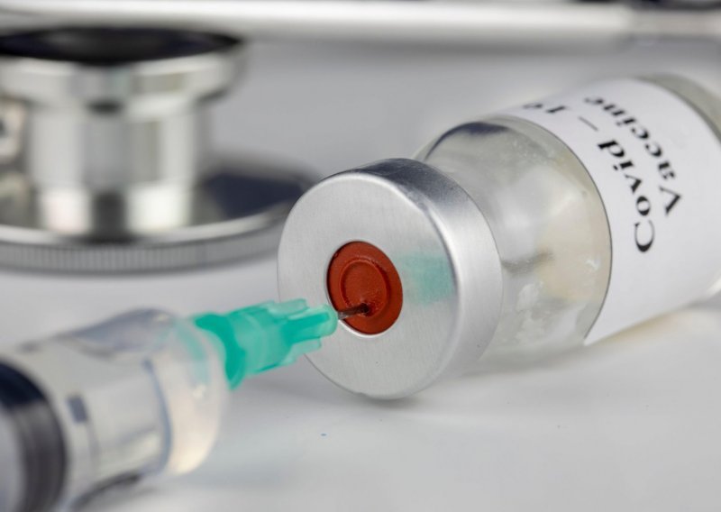 Ekspresna reakcija farmaceuta: Ukidanje intelektualnog vlasništva za cjepivo je 'pogrešan odgovor'