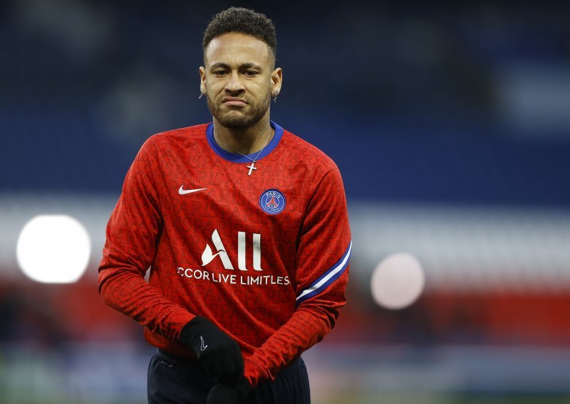 Poslije prolaska u polufinale Lige prvaka Neymar pred televizijskom kamerom dao ekskluzivnu izjavu o svojoj nogometnoj budućnosti