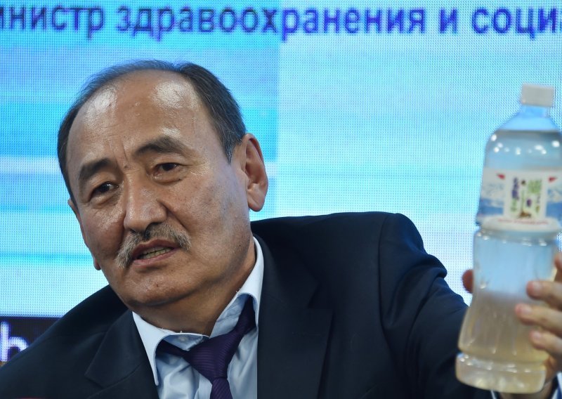 Kirgistanski ministar popio pripravak pa objavio: Koristit ćemo biljni tonik u liječenju Covida