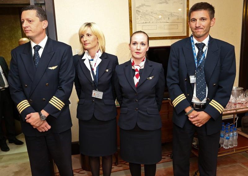 Nagrade za hrabre stjuardese: Jedna otpuštena, druga degradirana