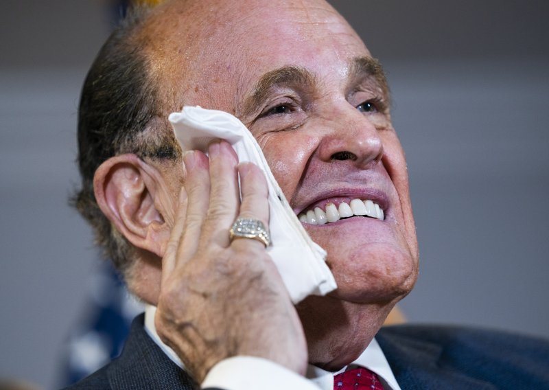 Rudy Giuliani osvojio Zlatnu malinu za najgoreg sporednog glumca: Smatra da se u filmu nije dogodilo ništa neprikladno
