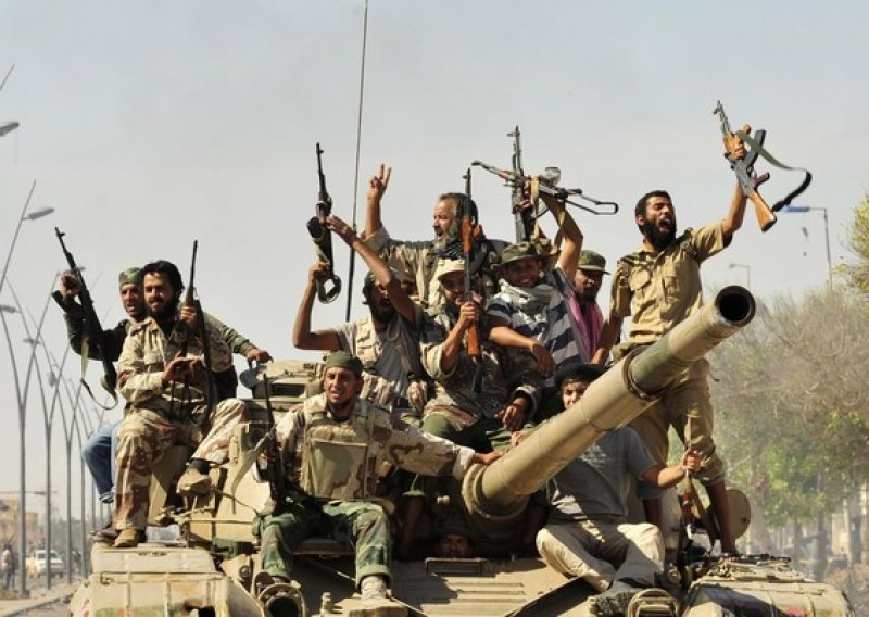 Libijske provladine snage otele Sirt Islamskoj državi