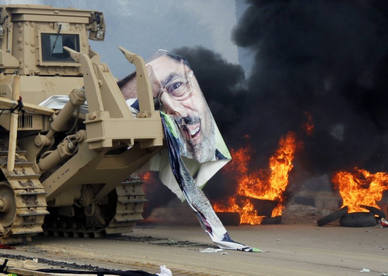 Egipatska vojska hapsi i ubija strane novinare kako bi prikrila nasilje?