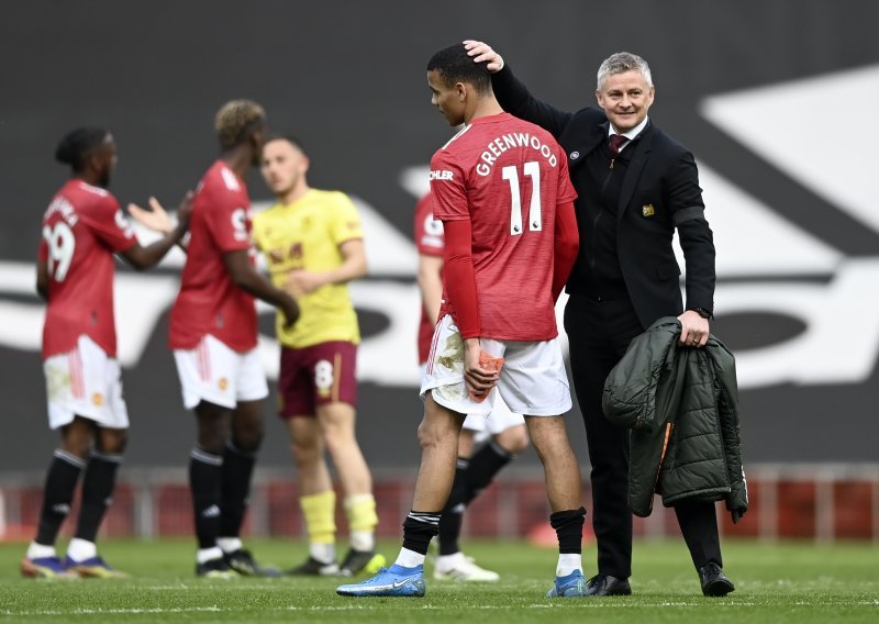 Trener Manchester Uniteda u bezizlaznoj situaciji; dobio je čak i ispriku, ali nema te osobe koja može pomiriti ove dvije sukobljene strane