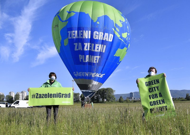 Greenpeace u Zagrebu podigao 27-metarski balon u sklopu kampanje #ZazeleniGrad