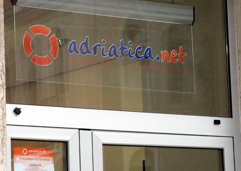 Adriatica.net hotele plaća Janom, Likvijem i šećerom