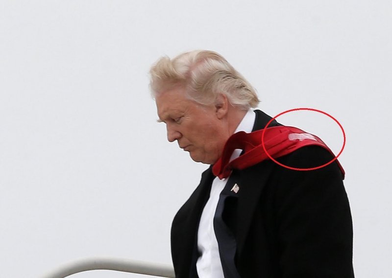 Modni gaf Donalda Trumpa: selotejpom zalijepio kravatu