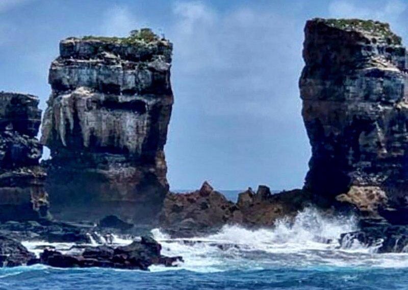 Erozija srušila Darwinov luk na Galapagosu