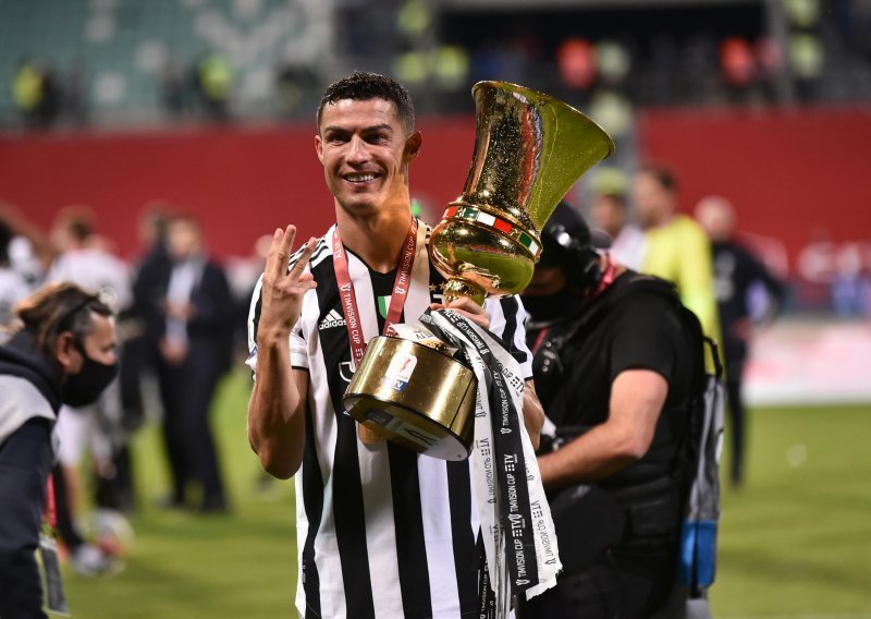 U srijedu je Cristiano Ronaldo podigao trofej Talijanskog kupa, a dan kasnije mediji su 'iskopali' tko umjesto njega dolazi u Juventus