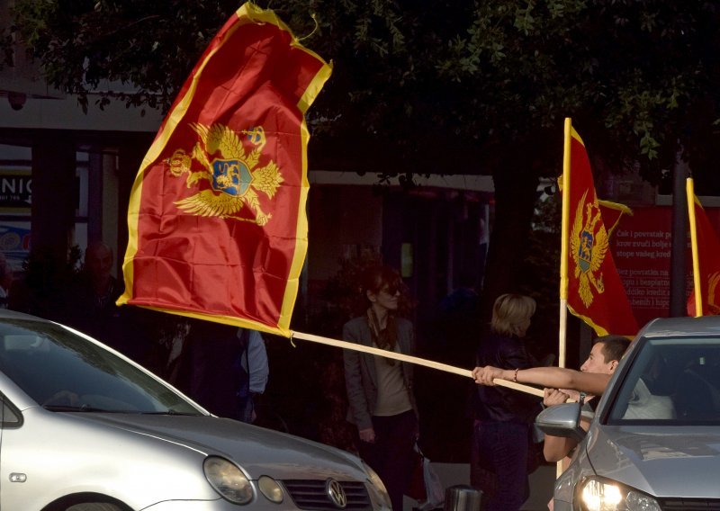 Politički podijeljena Crna Gora slavi dan neovisnosti, razvit će najveću crnogorsku zastavu na svijetu