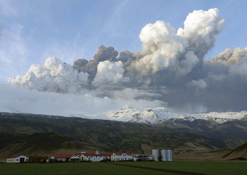 Erupcija vulkana na Islandu oslabljena