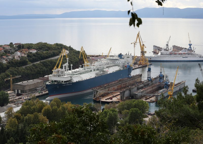 LNG Croatia: U Omišlju uspješno izvedena složena operacija