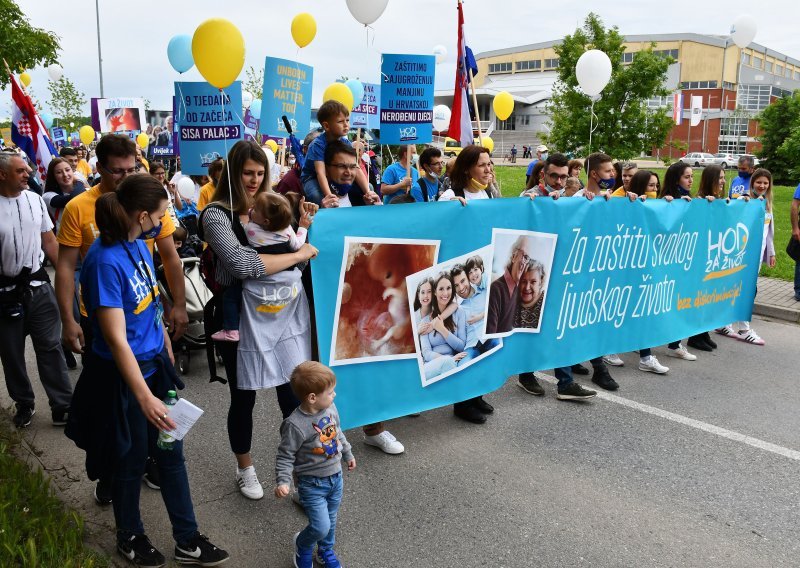 Hod za život: Vandali su nam u Zagrebu skinuli zastave