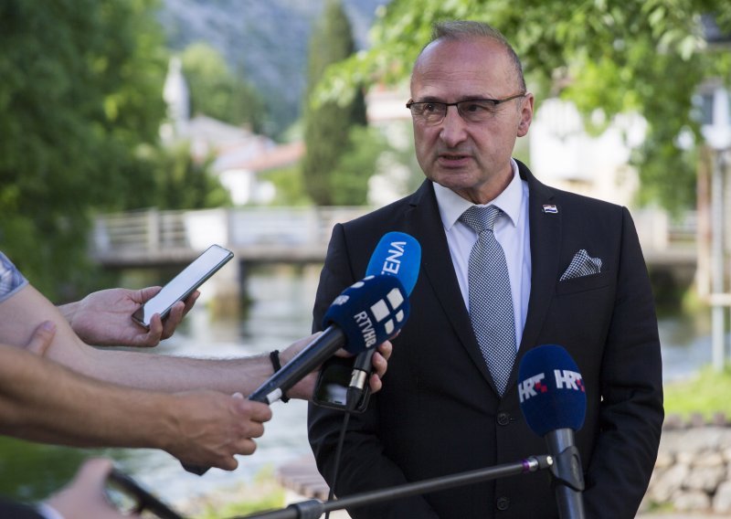 Grlić Radman pozvao posljednjih pet članica EU-a da priznaju Kosovo