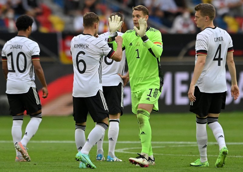 [FOTO] Njemačka je spremna za Euro, 'Elf' je do vrha napunio mrežu Latvijaca; pothvat za pamćenje vratara Manuela Neuera