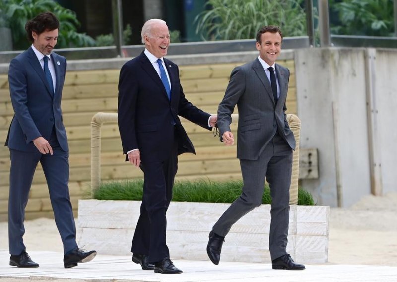Macron: S Bidenom, Amerika se vratila kao lider slobodnog svijeta