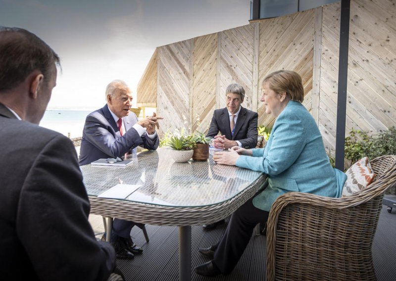 Merkel: Razgovori sa SAD-om o Sjevernom toku 2 dobro napreduju