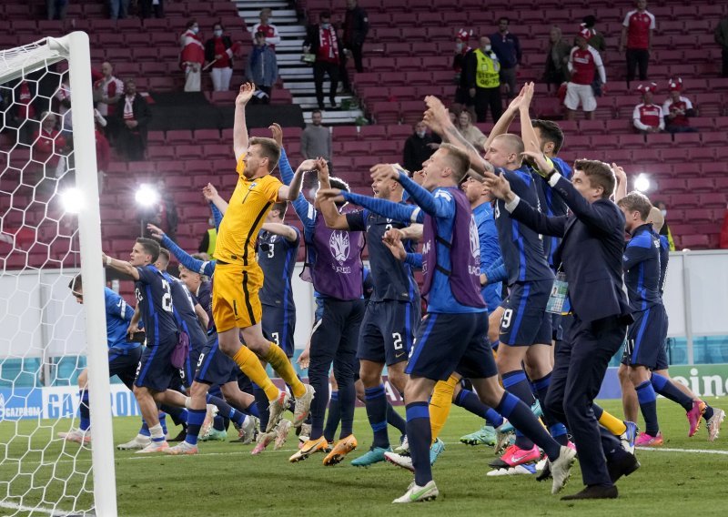[FOTO] U utakmici u kojoj je nogomet bio sasvim sporedan Finska ipak uspjela iznenaditi Dansku i kreirati prvu senzaciju na Euru