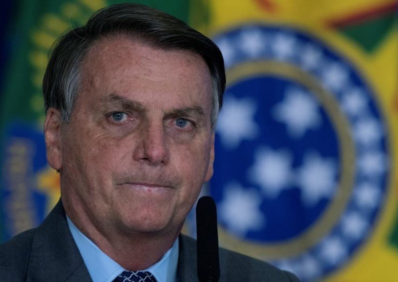 Bolsonaro kažnjen globom od 108 dolara zbog nenošenja maske
