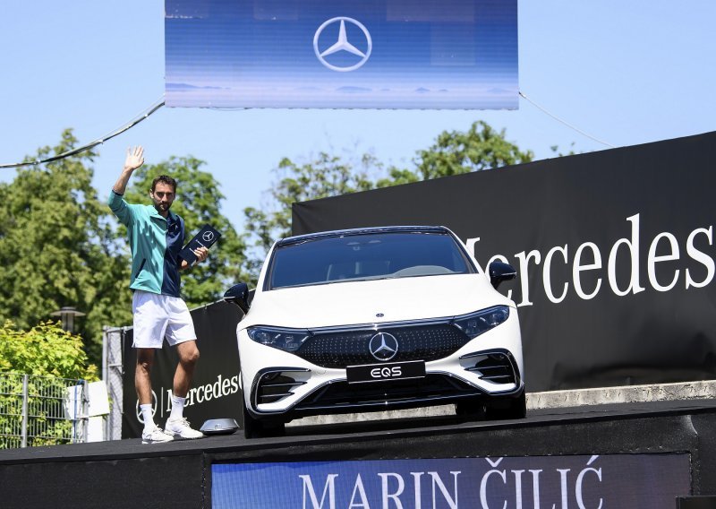 [FOTO] Marin Čilić nakon pobjede u Stuttgartu ima dvostruki razlog za slavlje: Kući vozi i potpuno novi Mercedes EQS