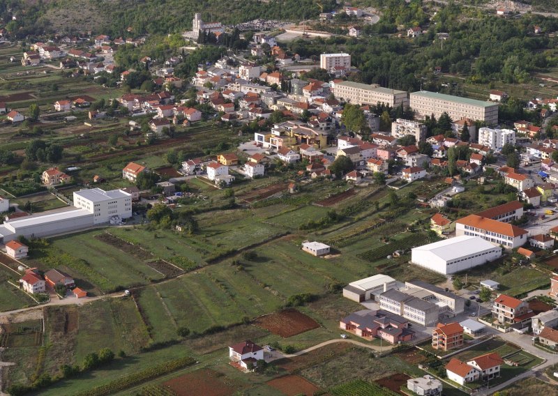 BiH: U skladištu tvrtke u Grudama zaplijenjen veći broj aviobombi