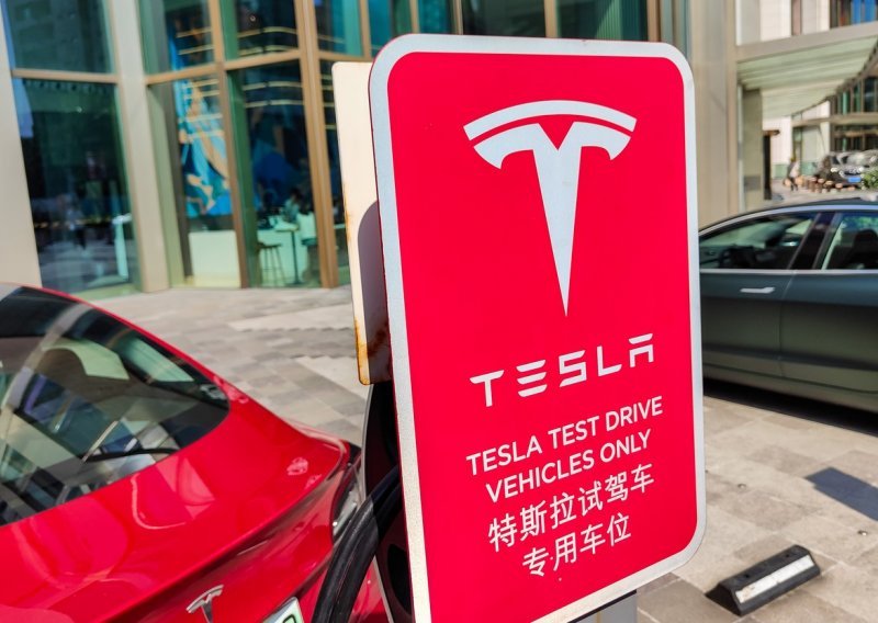 Tesla u Kini otvorio prvu stanicu za punjenje električnih automobila