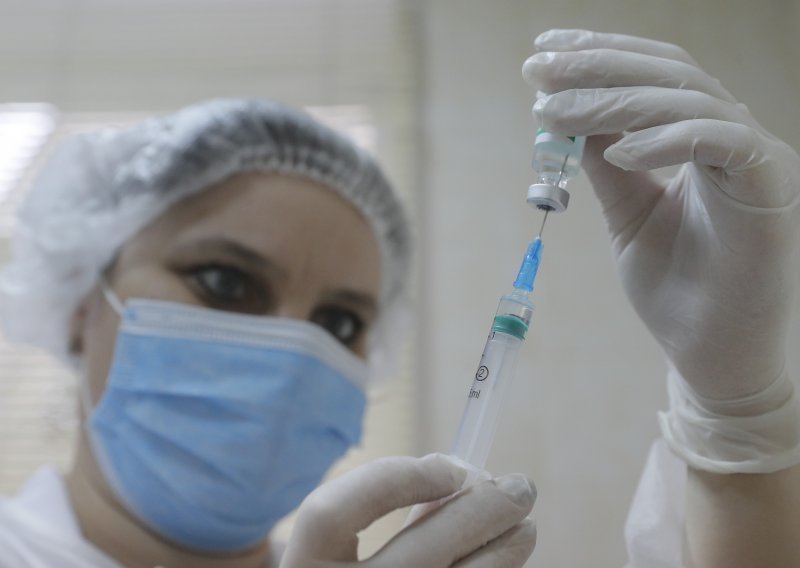 Bidenova administracija preporuča treću dozu cjepiva nakon 8 mjeseci