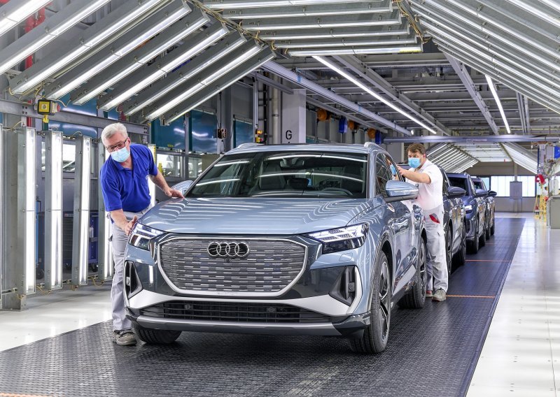 [FOTO] Audi najavio kraj proizvodnje motora s unutarnjim izgaranjem: Od 2026. će lansirati samo potpuno električne modele