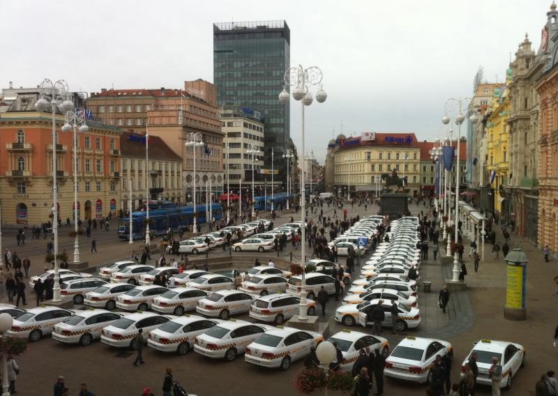 Zubak parkirao 120 taksija na Trgu bana Jelačića