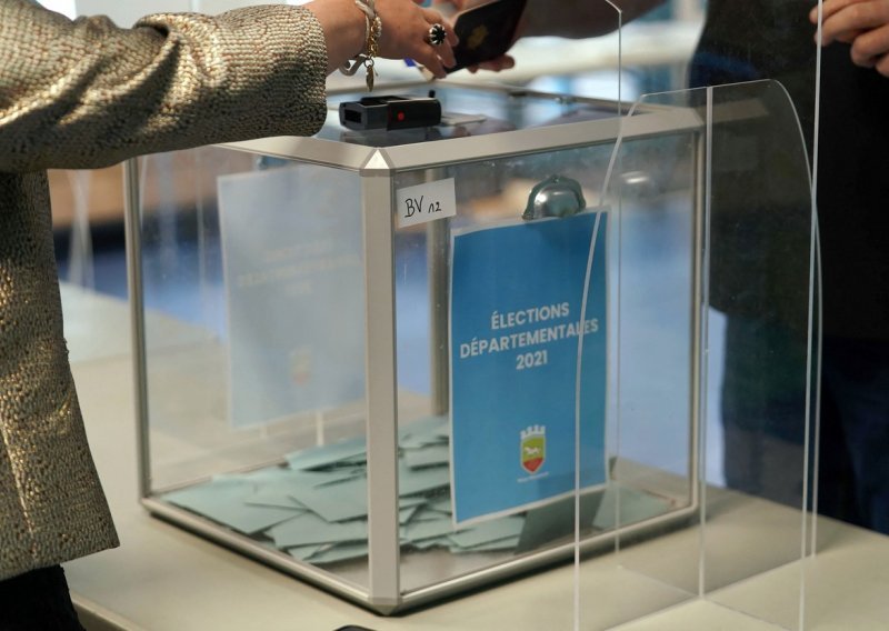 Ponovno niska izlaznost na drugom krugu regionalnih izbora u Francuskoj