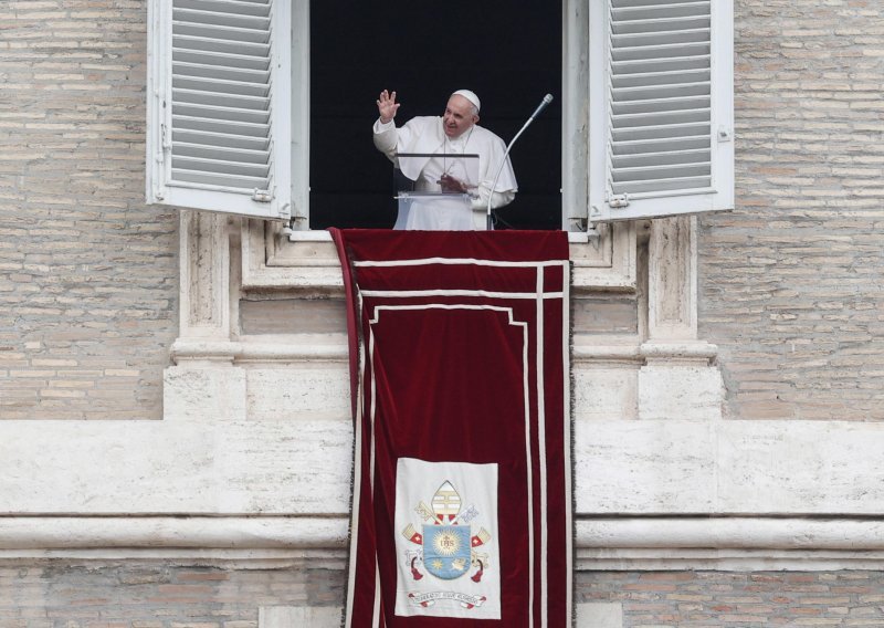 Donacija pape Franje za bolje uvjete boravka migranata kod Bihaća, položen kamen temeljac