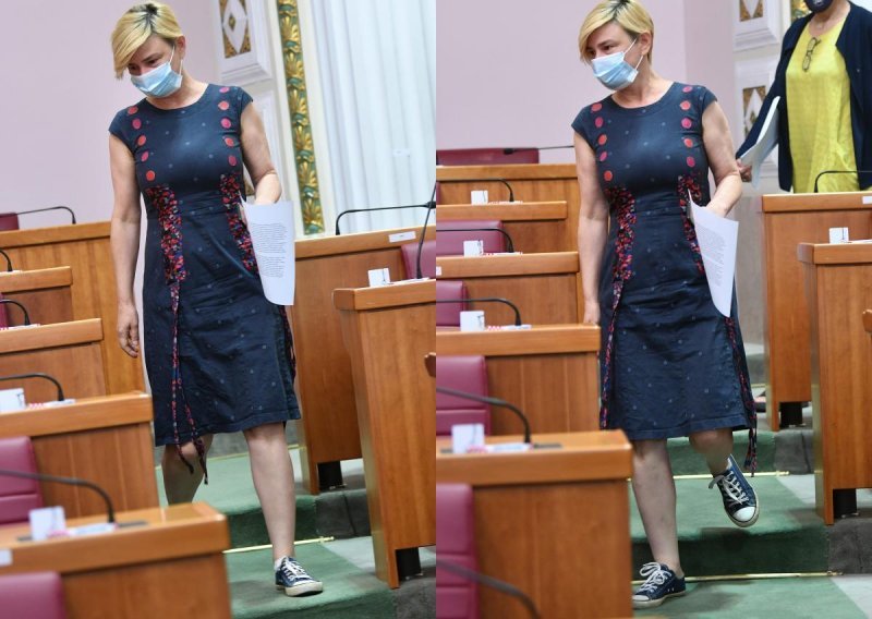 Nekima Sandra Benčić sigurno nije po volji, ali meni je zato po volji njezina haljina iako je šokantno da u Sabor dođe u starkama