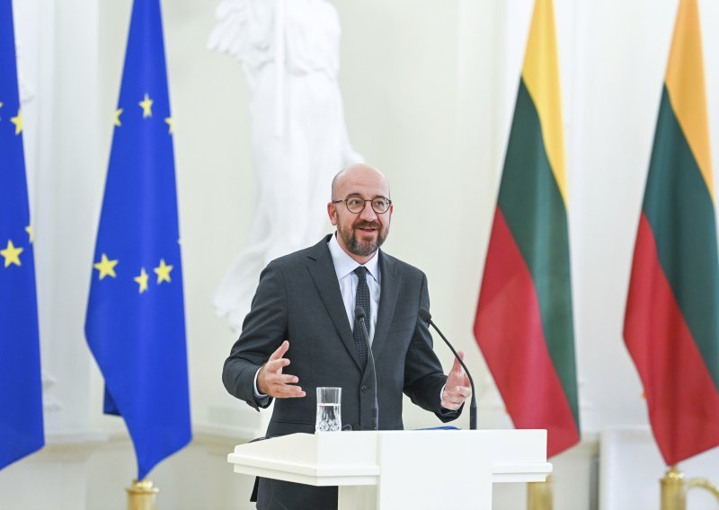 Michel: EU osuđuje pritisak Bjelorusije na Litvu propuštanjem migranata