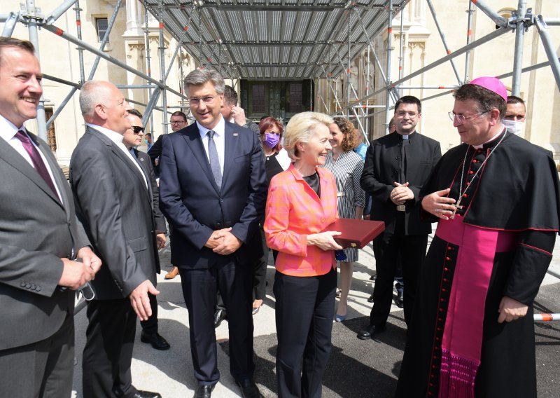 [FOTO] Von der Leyen posjetila zagrebačku Katedralu: Ponovno ću se vratiti!