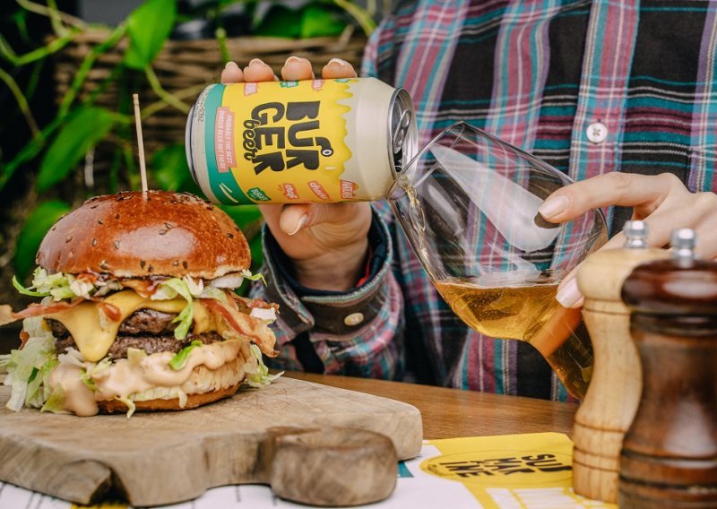 Povodom sedmog rođendana Submarine poklanja prvo burger pivo u Hrvatskoj